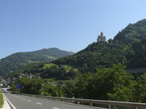 Die Trostburg, auf der Oswald zeitweise aufwuchs und die ab 1400 seinem Bruder Michael gehörte, im August 2015. Der Link führt zum größeren Foto.